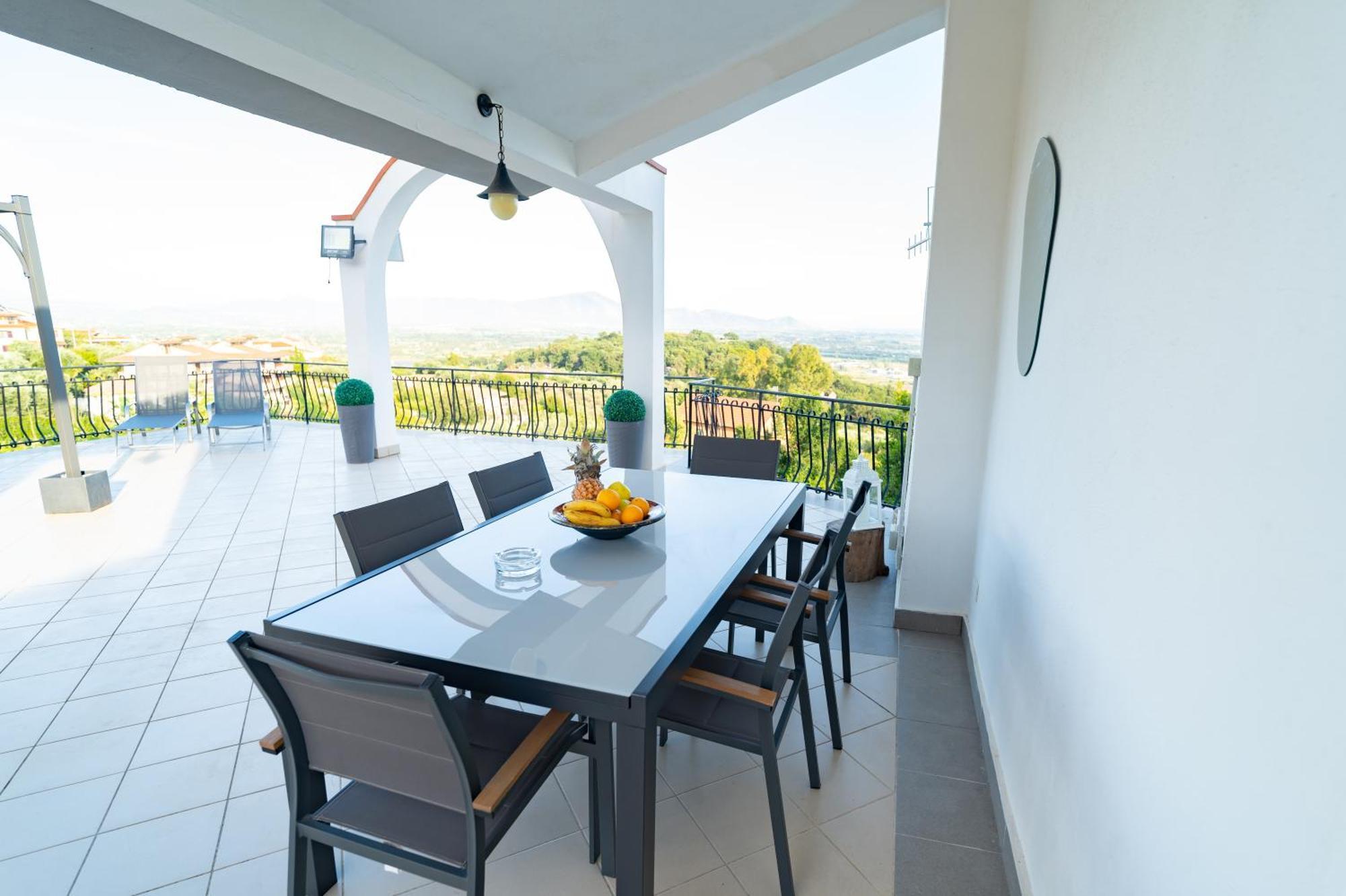 Villa Del Pino, Terrazza Vista Mare มินตูร์โน ภายนอก รูปภาพ