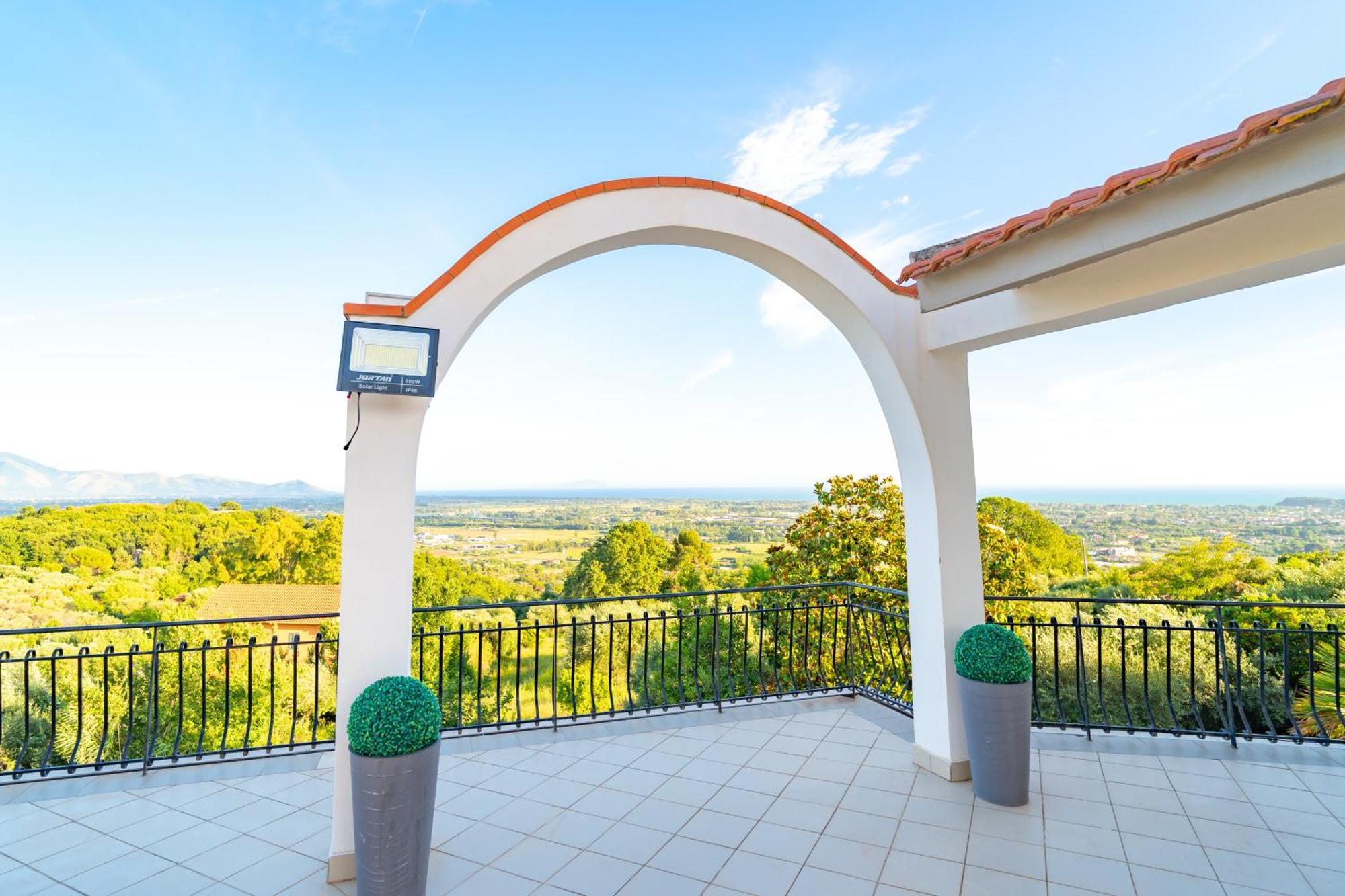 Villa Del Pino, Terrazza Vista Mare มินตูร์โน ภายนอก รูปภาพ